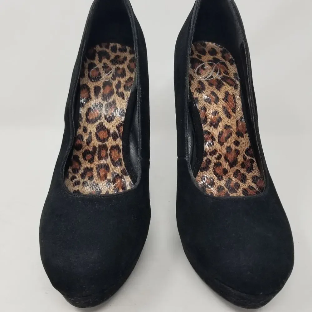 D Black‎ Velvet Platform Heels Size 6 1/2